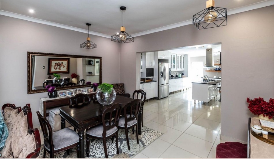 8 Bedroom Property for Sale in Abbotsford Eastern Cape